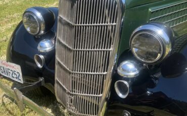 Ford-Super-deluxe-1935-Green-Brown-10