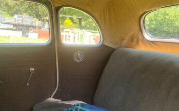 Ford-Super-deluxe-1935-Green-Brown-11