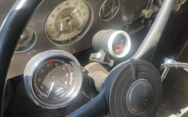 Ford-Super-deluxe-1935-Green-Brown-17