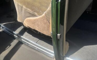 Ford-Super-deluxe-1935-Green-Brown-19