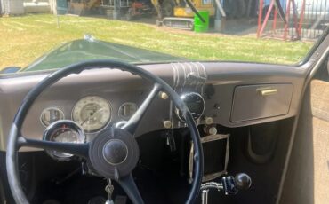 Ford-Super-deluxe-1935-Green-Brown-3