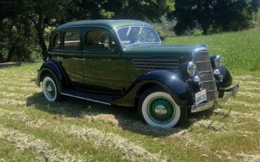 Ford-Super-deluxe-1935-Green-Brown