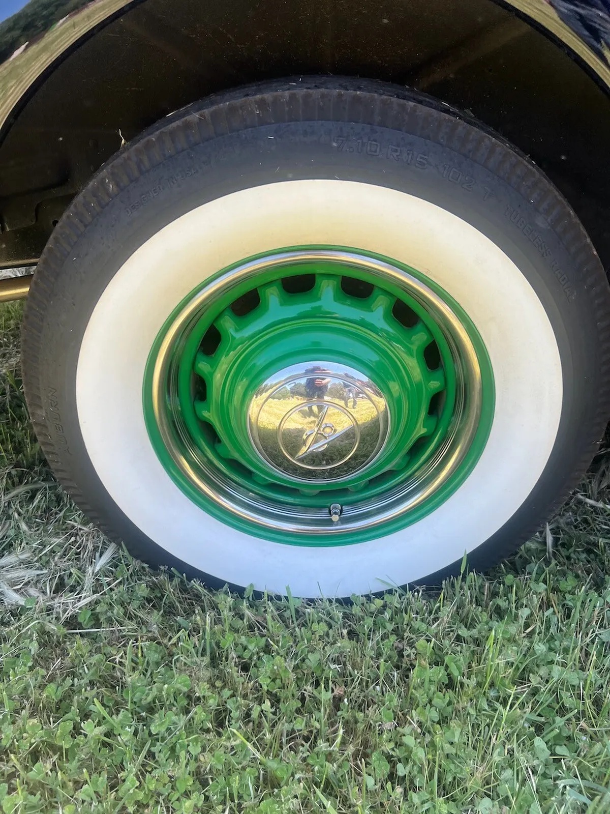 Ford-Super-deluxe-1935-Green-Brown-9