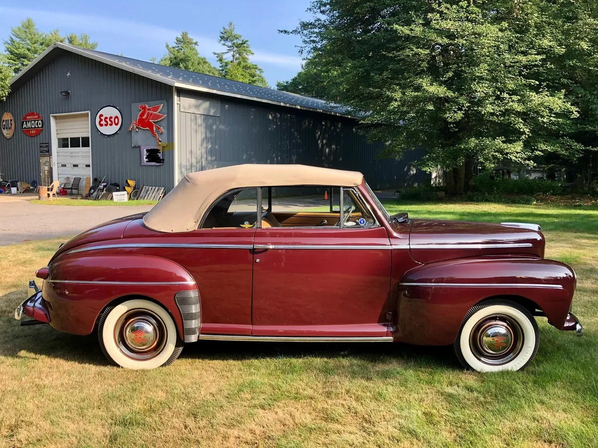 Ford-Super-deluxe-1946-Maroon-Tan-1