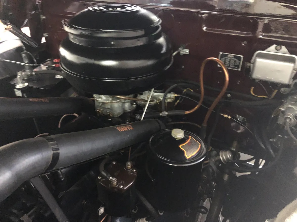 Ford-Super-deluxe-1946-Maroon-Tan-9