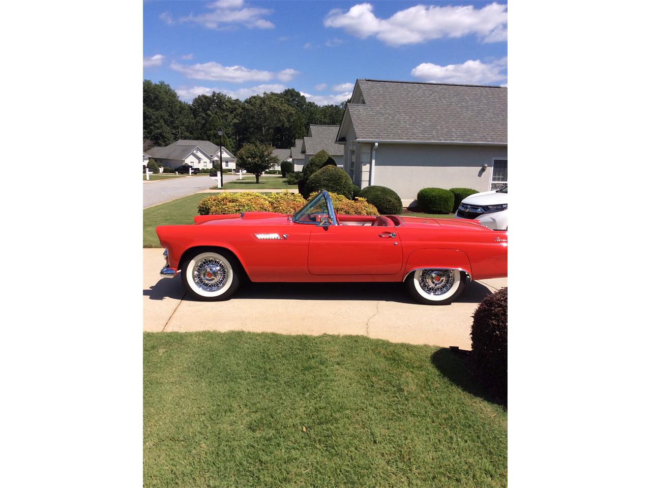 Ford-Thunderbird-1955-Torch-Red-Red-amp-White-7