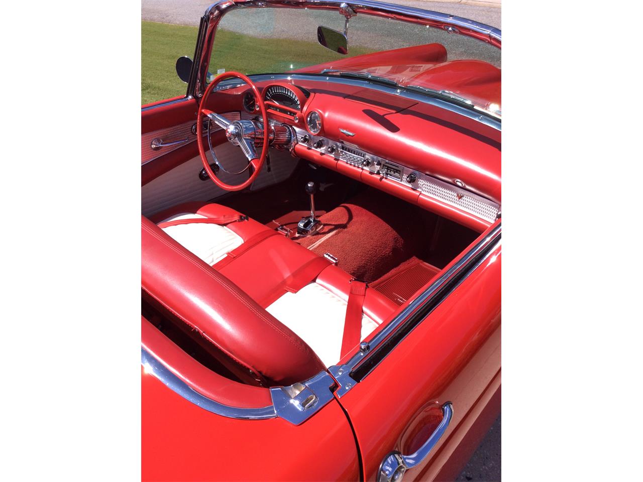 Ford-Thunderbird-1955-Torch-Red-Red-amp-White-9