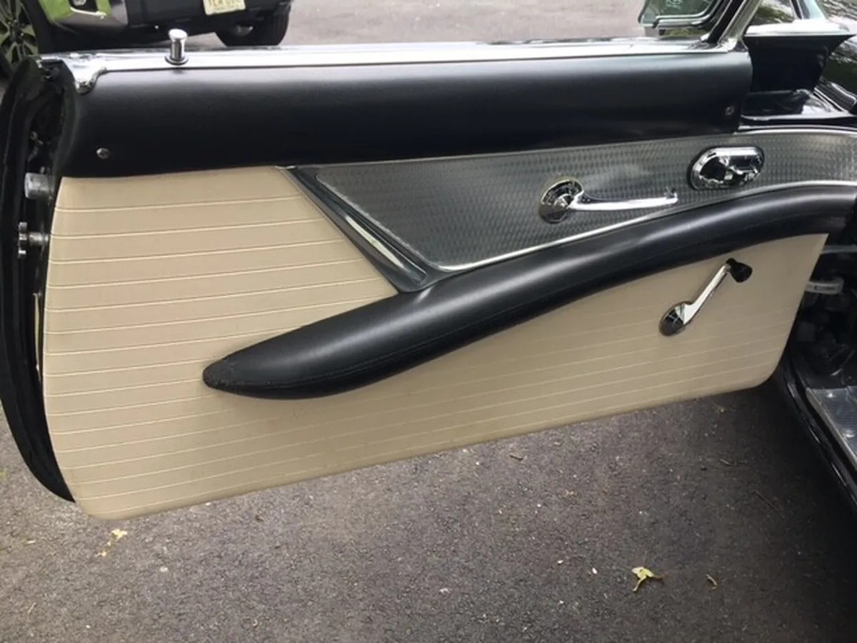 Ford-Thunderbird-1956-Black-Black-3