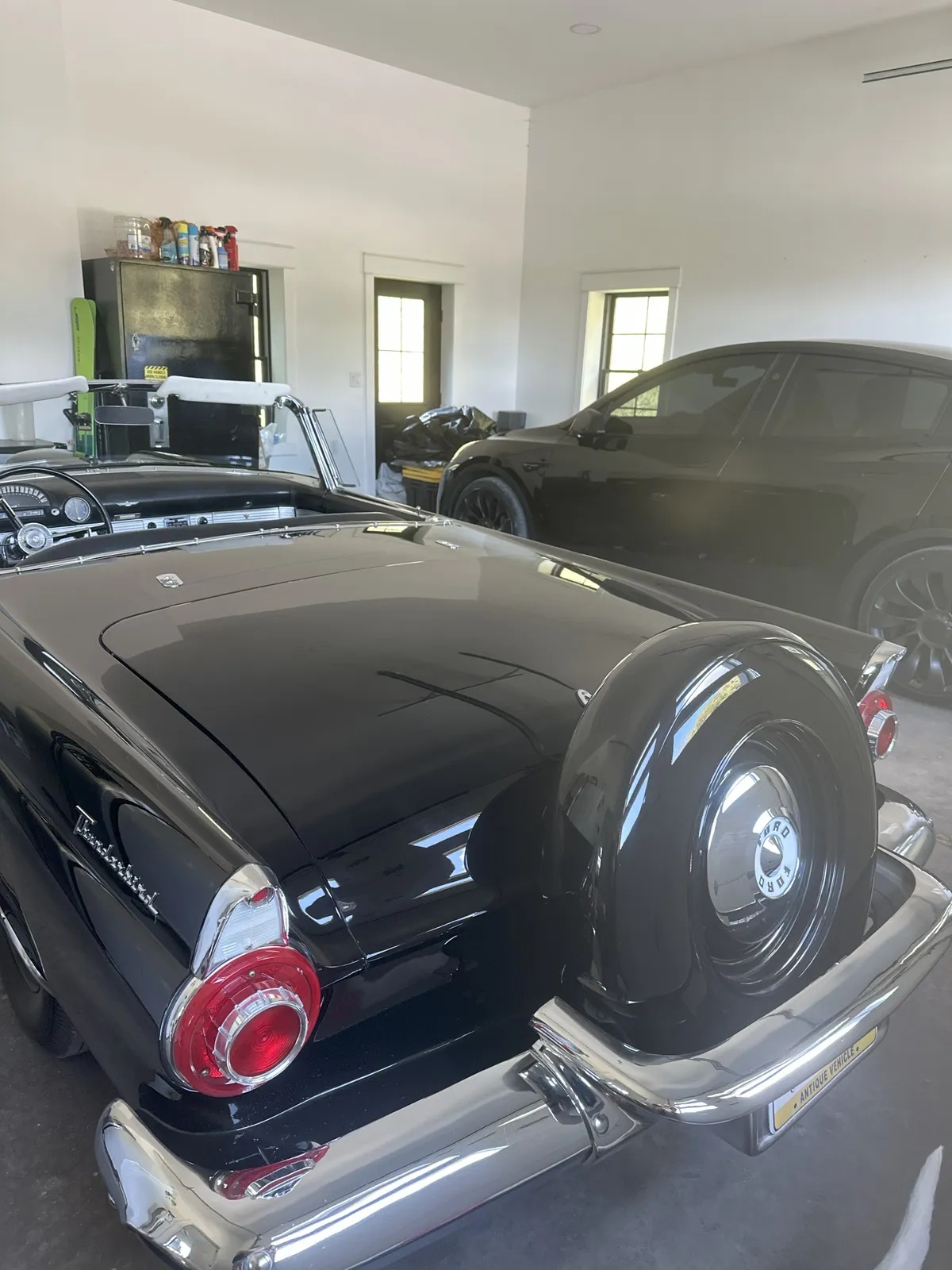 Ford-Thunderbird-1956-Black-Black-And-White-14