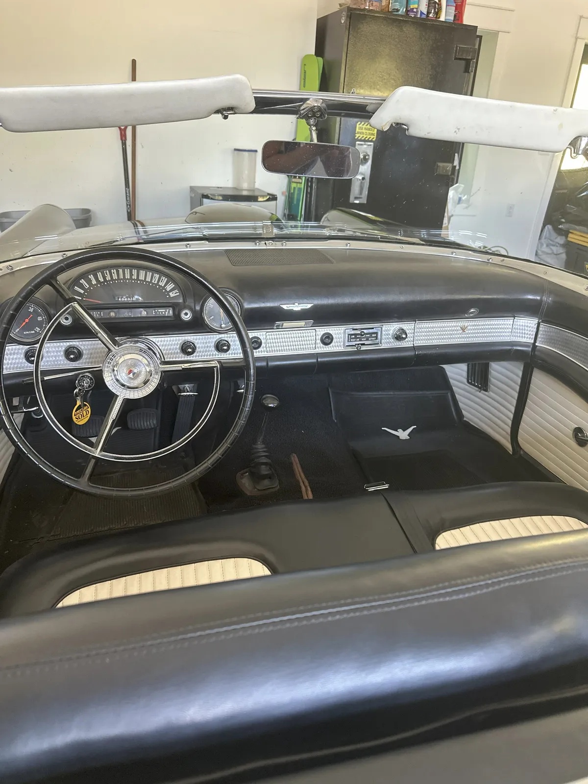 Ford-Thunderbird-1956-Black-Black-And-White-15