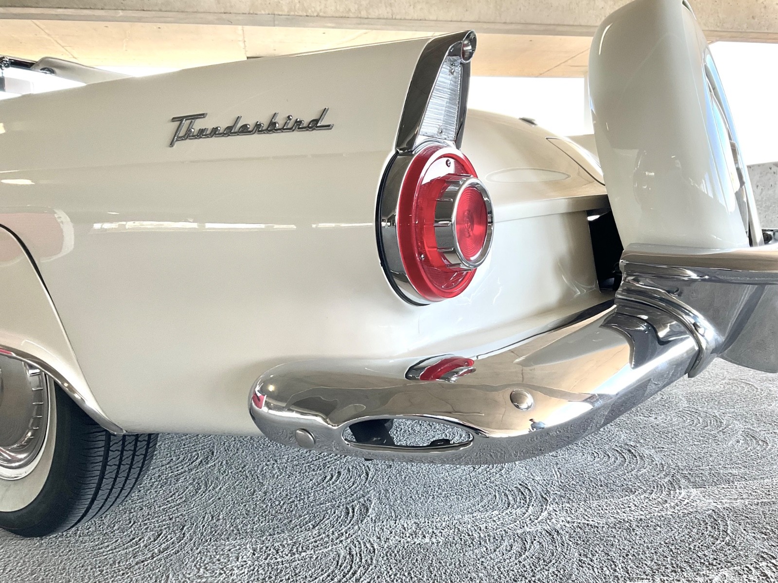 Ford-Thunderbird-1956-Convertible-10