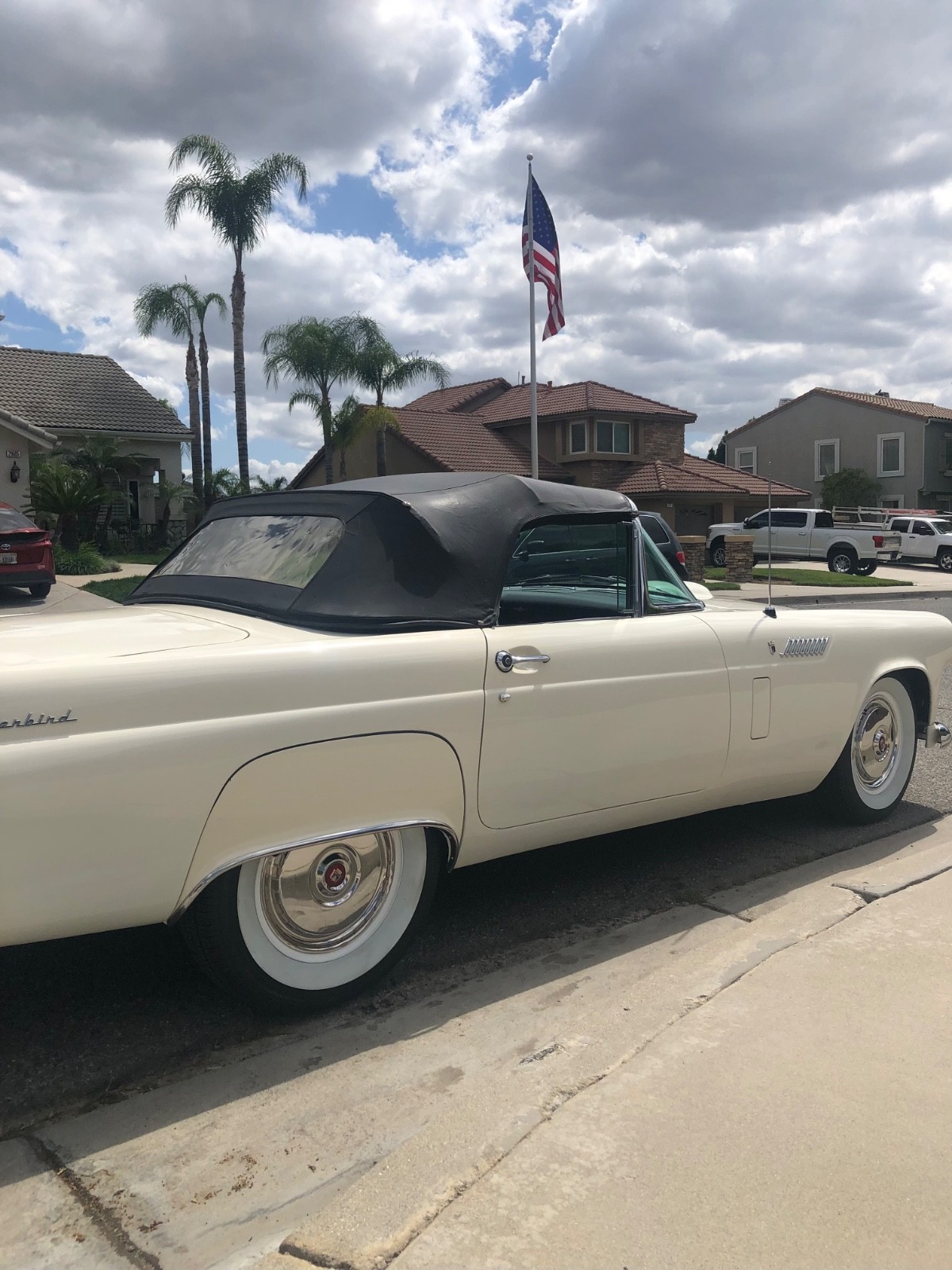 Ford-Thunderbird-1956-Convertible-29