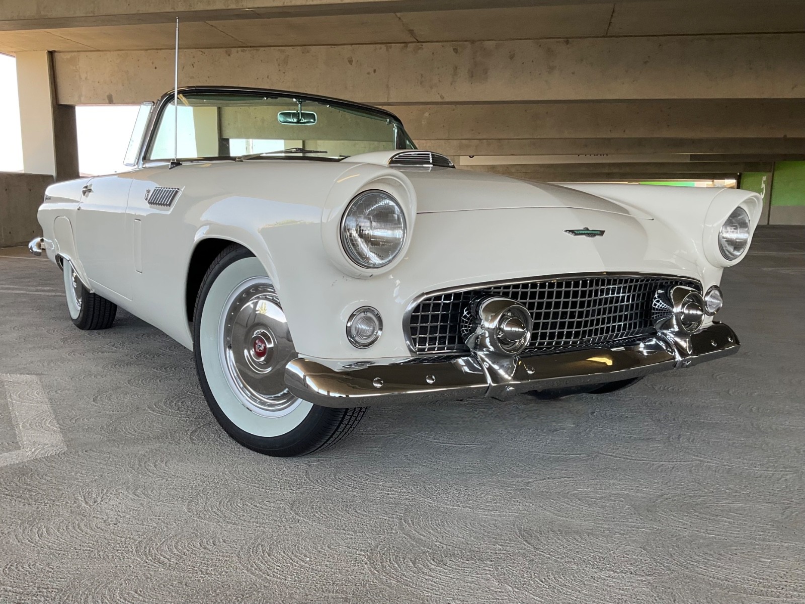 Ford-Thunderbird-1956-Convertible-4