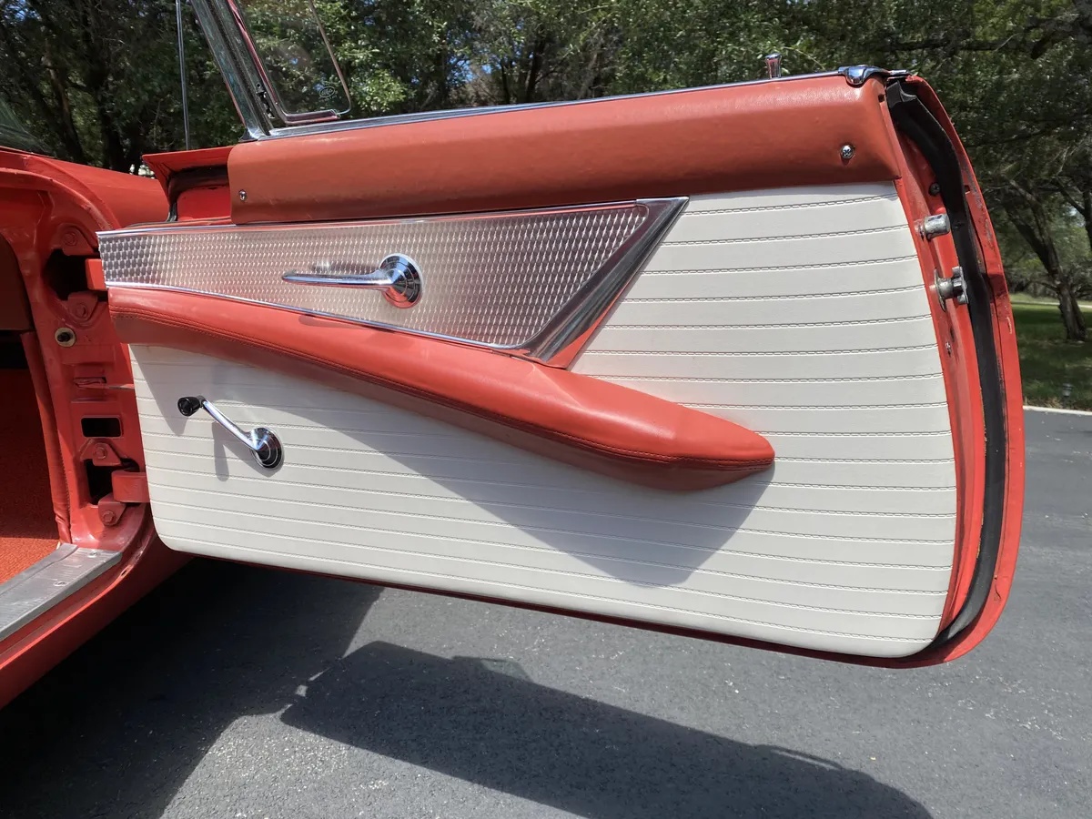 Ford-Thunderbird-1956-Fiesta-Red-Red-And-White-10