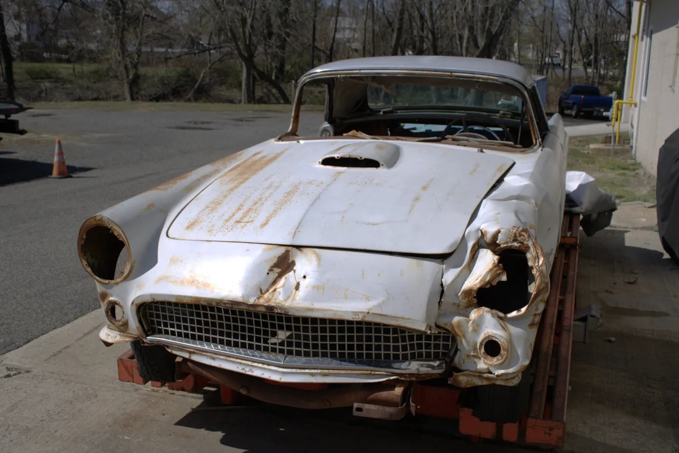 Ford-Thunderbird-1956-N-Red-17