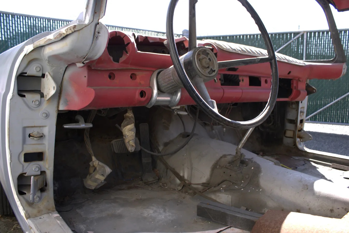 Ford-Thunderbird-1956-N-Red-19