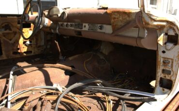 Ford-Thunderbird-1956-N-Red-4