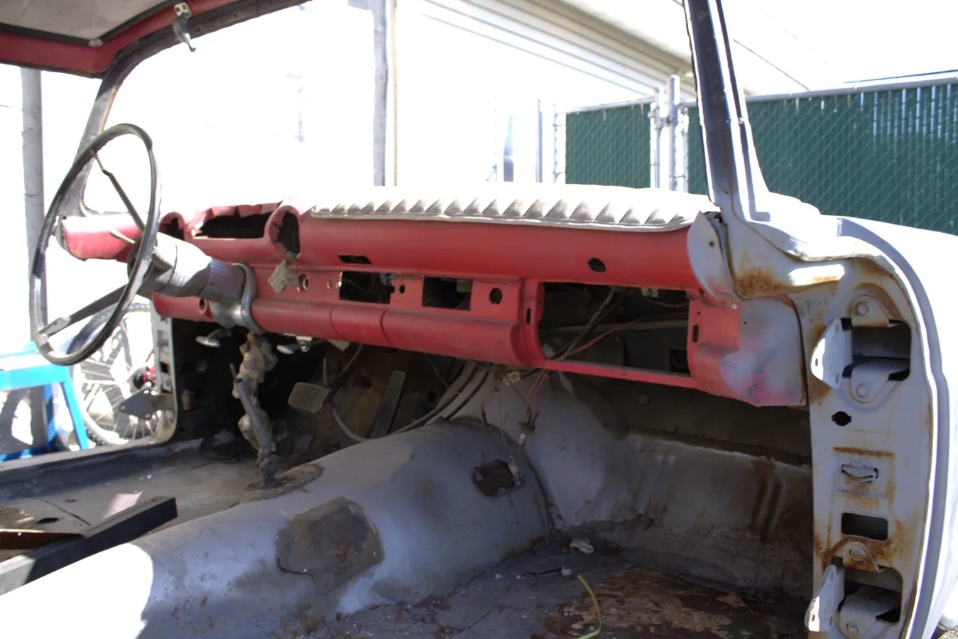 Ford-Thunderbird-1956-N-Red-8