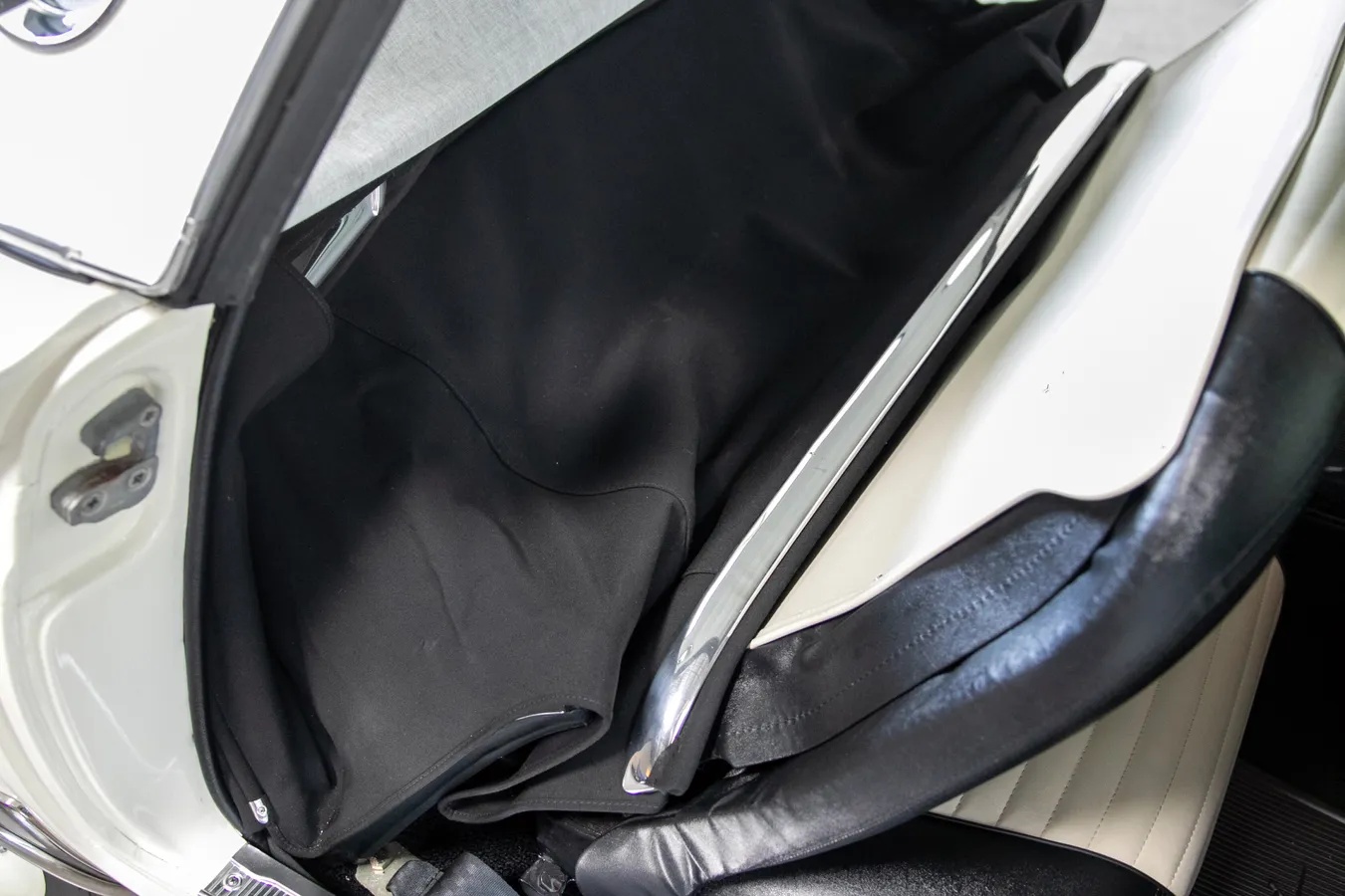 Ford-Thunderbird-1957-4