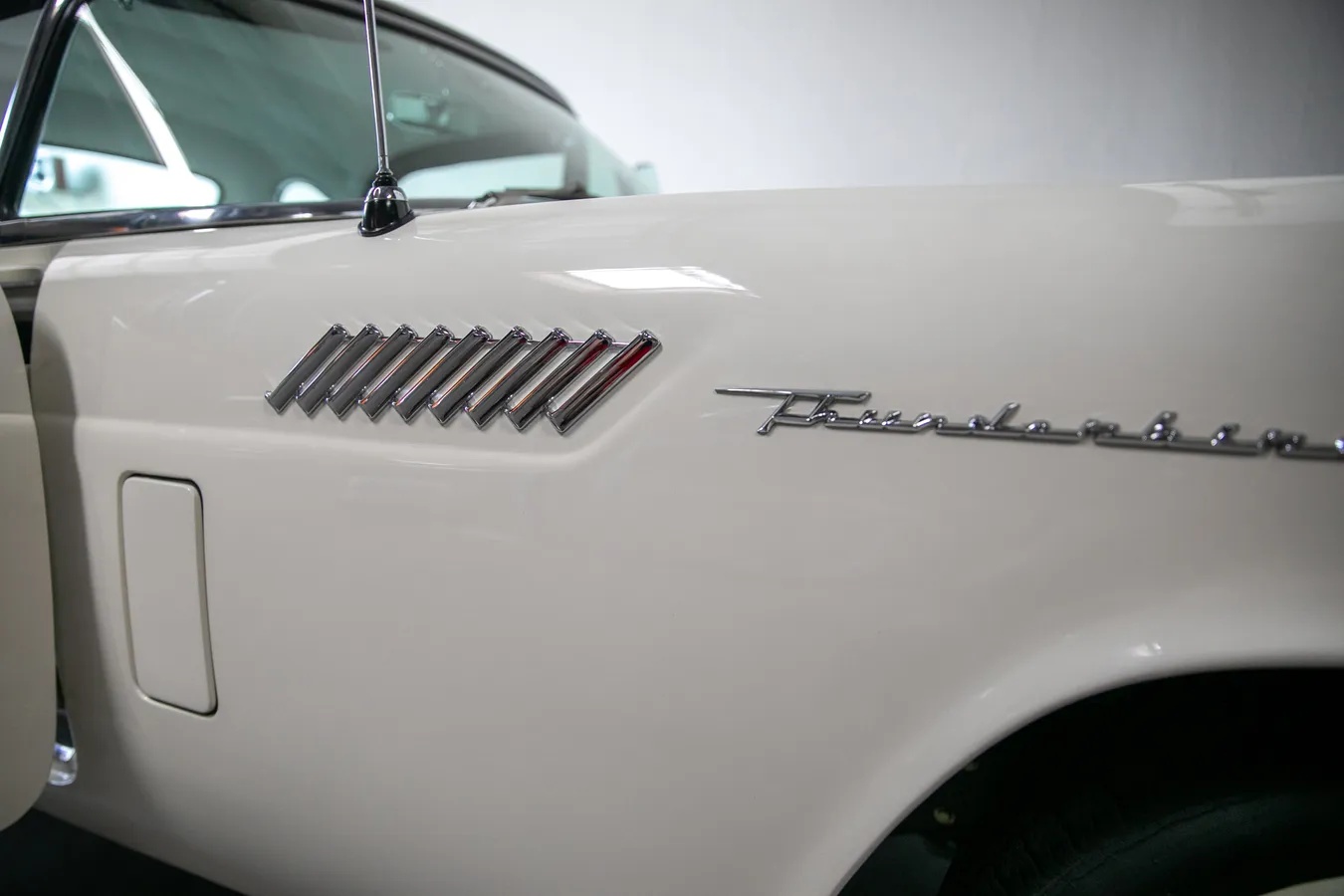 Ford-Thunderbird-1957-5