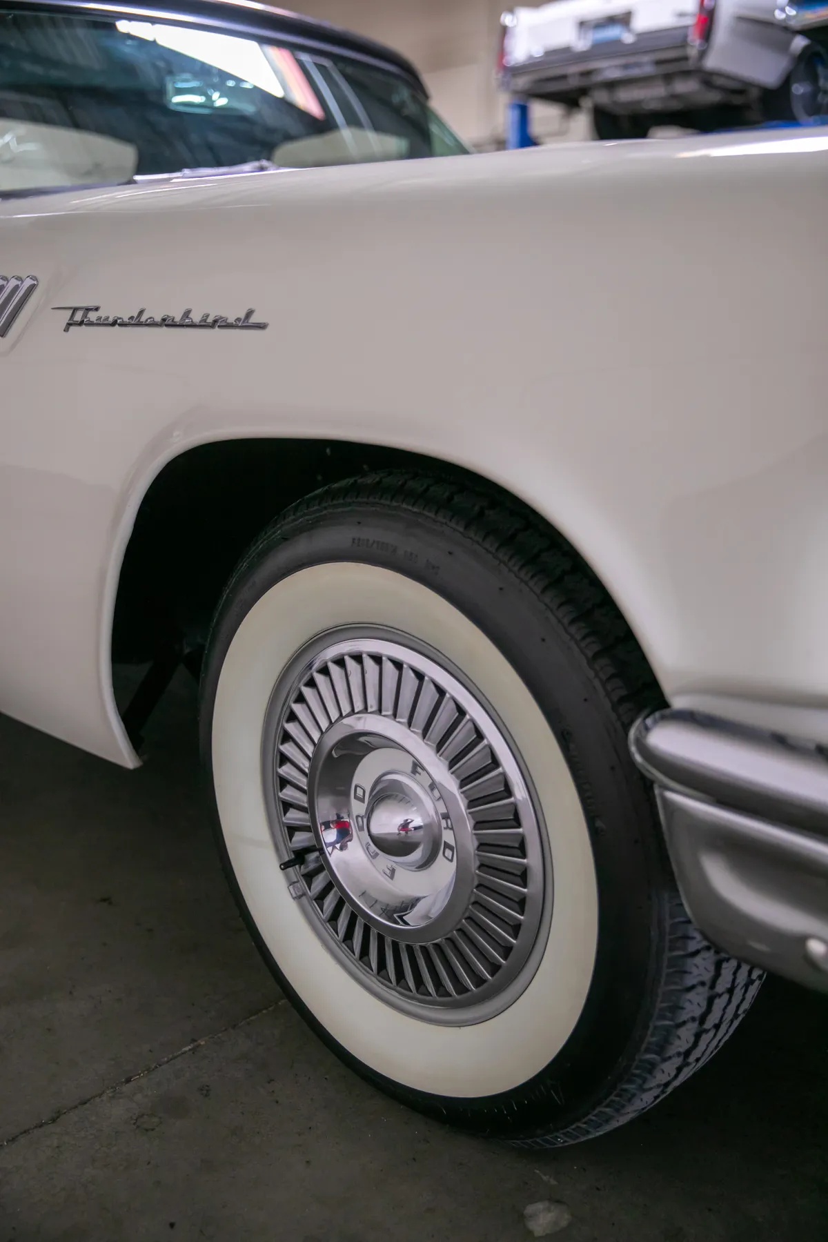 Ford-Thunderbird-1957-9