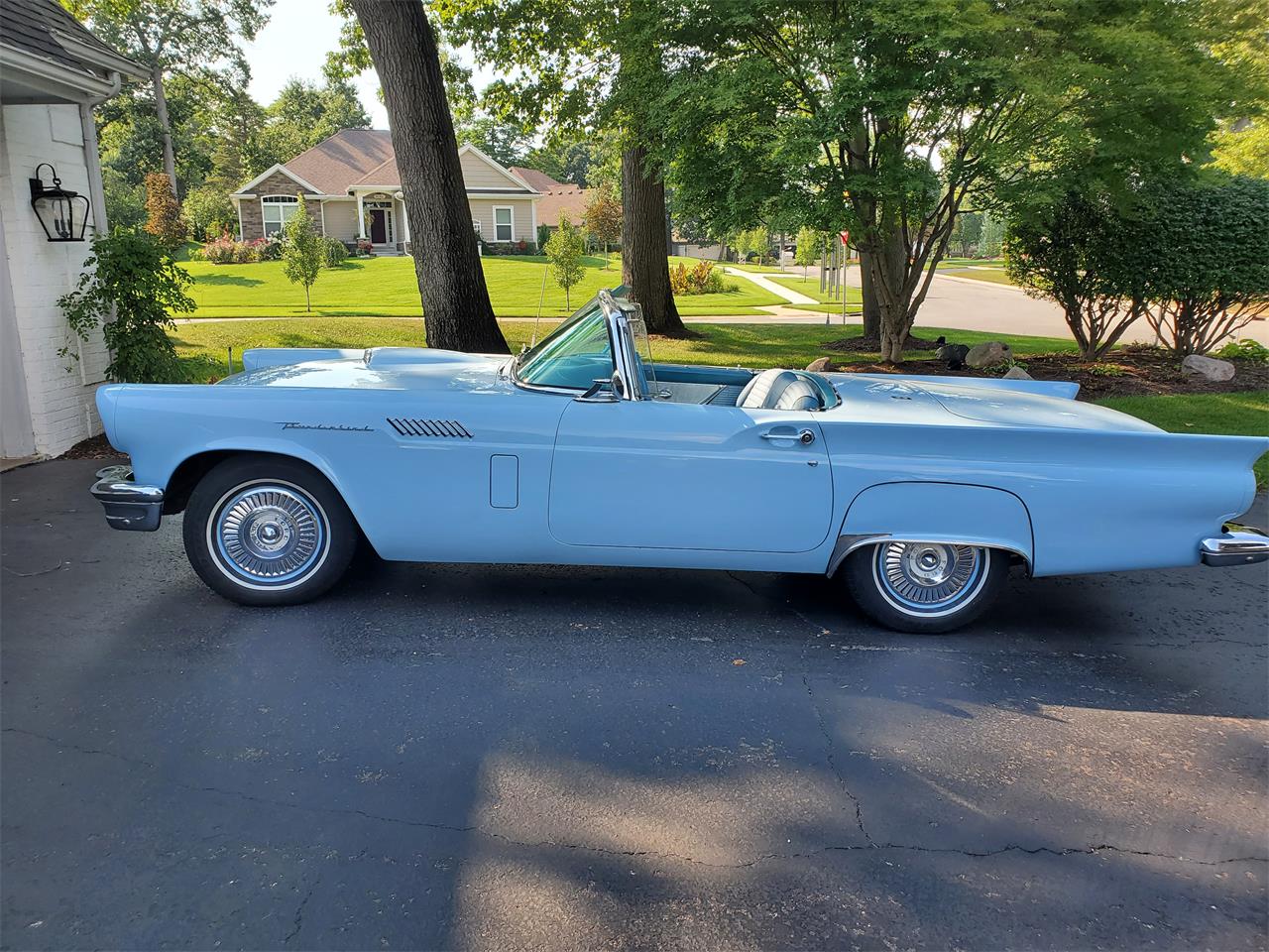Ford-Thunderbird-1957-Blue-Starmist-Blue-4