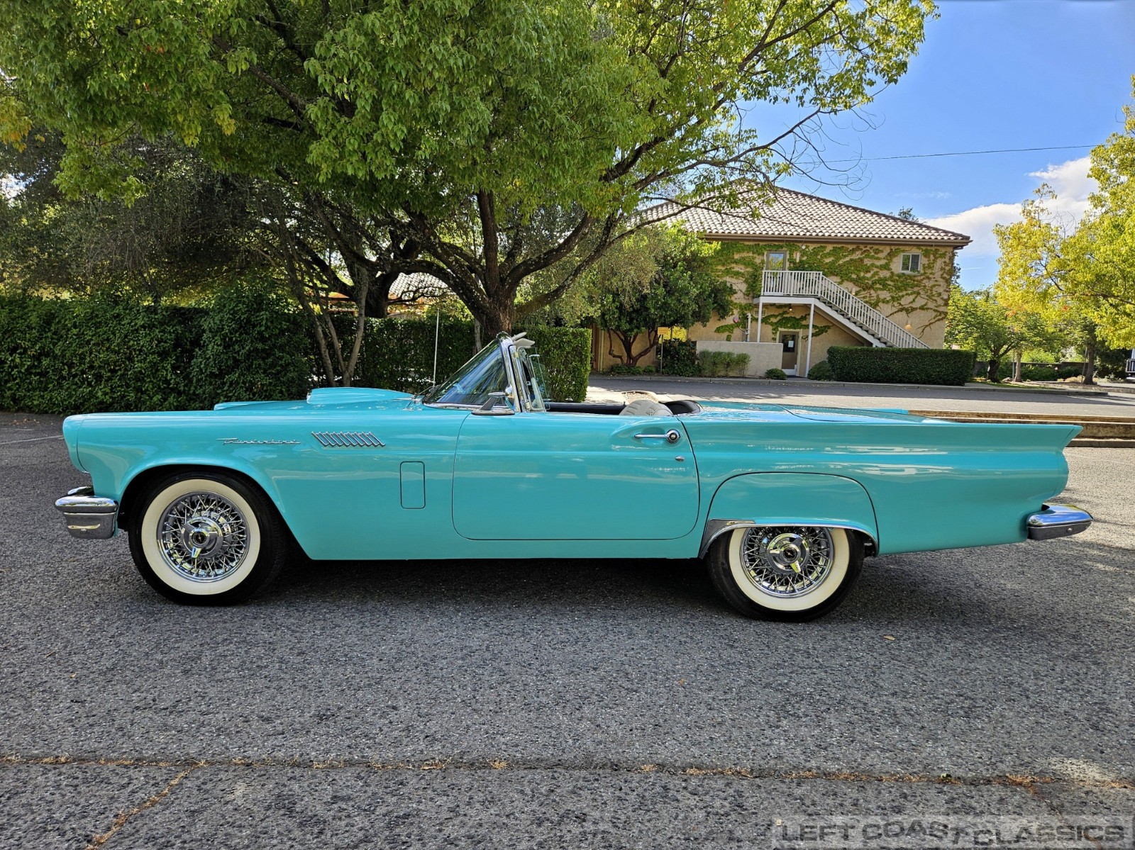 Ford-Thunderbird-1957-Convertible-1
