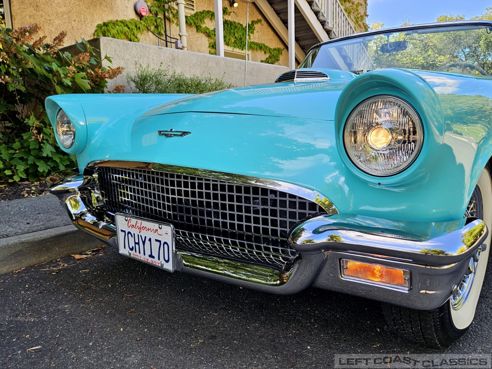 Ford-Thunderbird-1957-Convertible-10