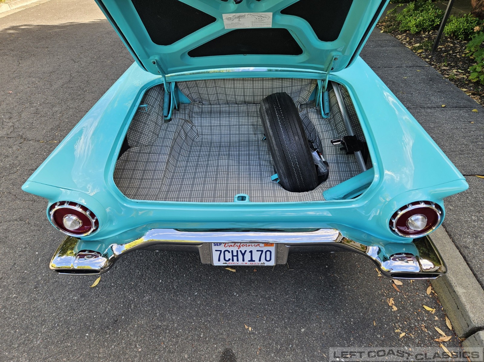 Ford-Thunderbird-1957-Convertible-18