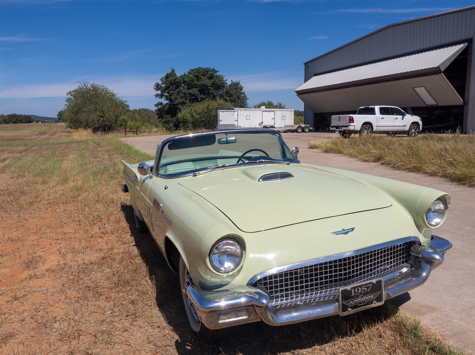 Ford-Thunderbird-1957-Convertible-2