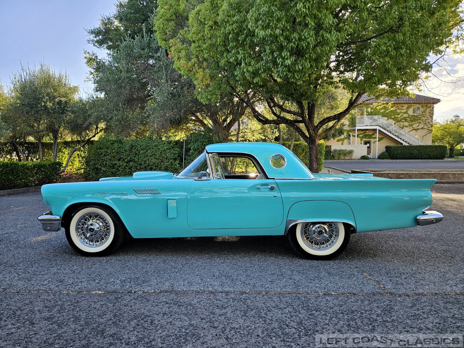 Ford-Thunderbird-1957-Convertible-3