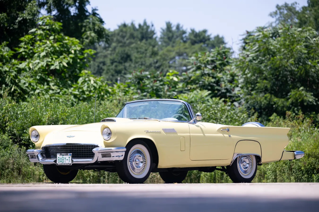 Ford-Thunderbird-1957-Pale-Yellow-White-1