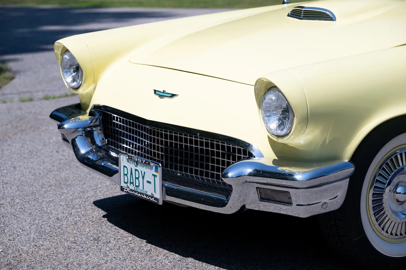 Ford-Thunderbird-1957-Pale-Yellow-White-10