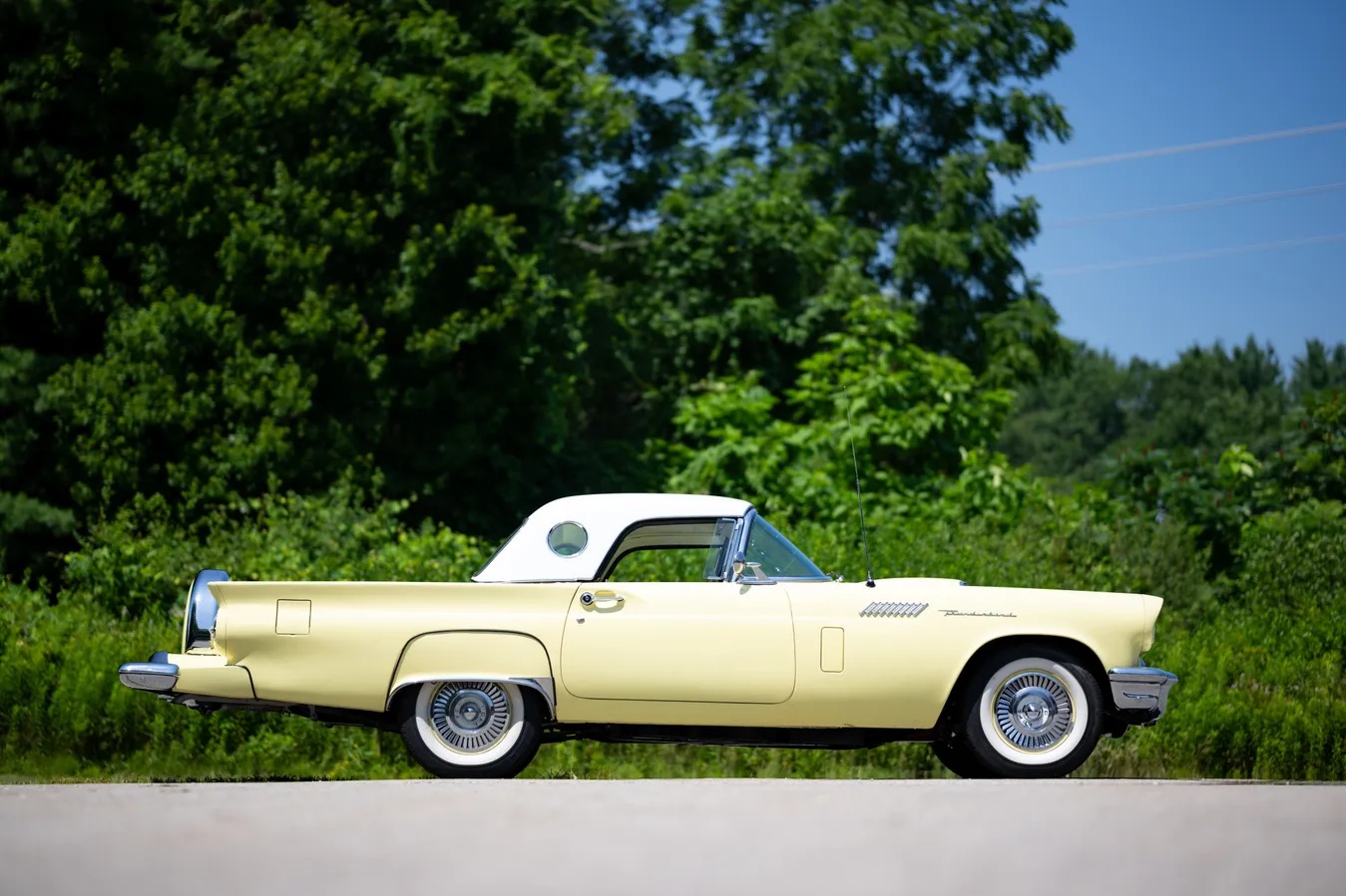 Ford-Thunderbird-1957-Pale-Yellow-White-8