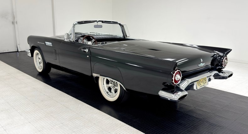 Ford-Thunderbird-1957-Raven-Black-Raven-Black-15