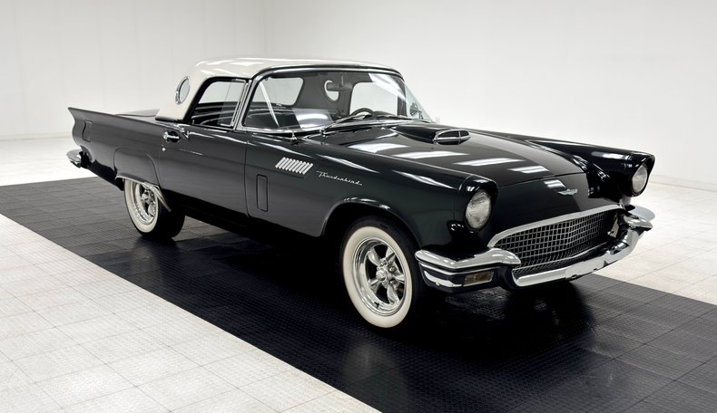 Ford-Thunderbird-1957-Raven-Black-Raven-Black-16