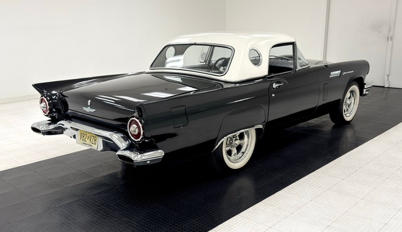 Ford-Thunderbird-1957-Raven-Black-Raven-Black-46