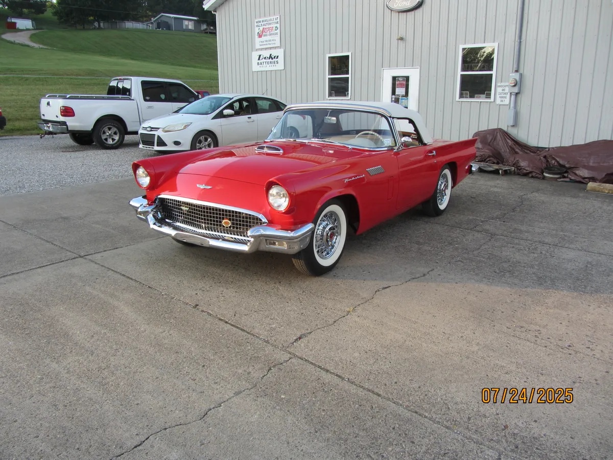 Ford-Thunderbird-1957-Red-White-2