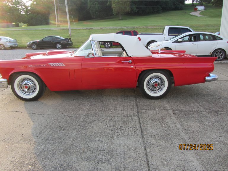 Ford-Thunderbird-1957-Red-White