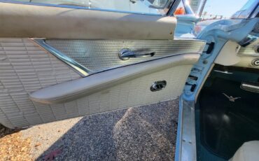 Ford-Thunderbird-1957-Robins-Egg-Blue-Body-White-7