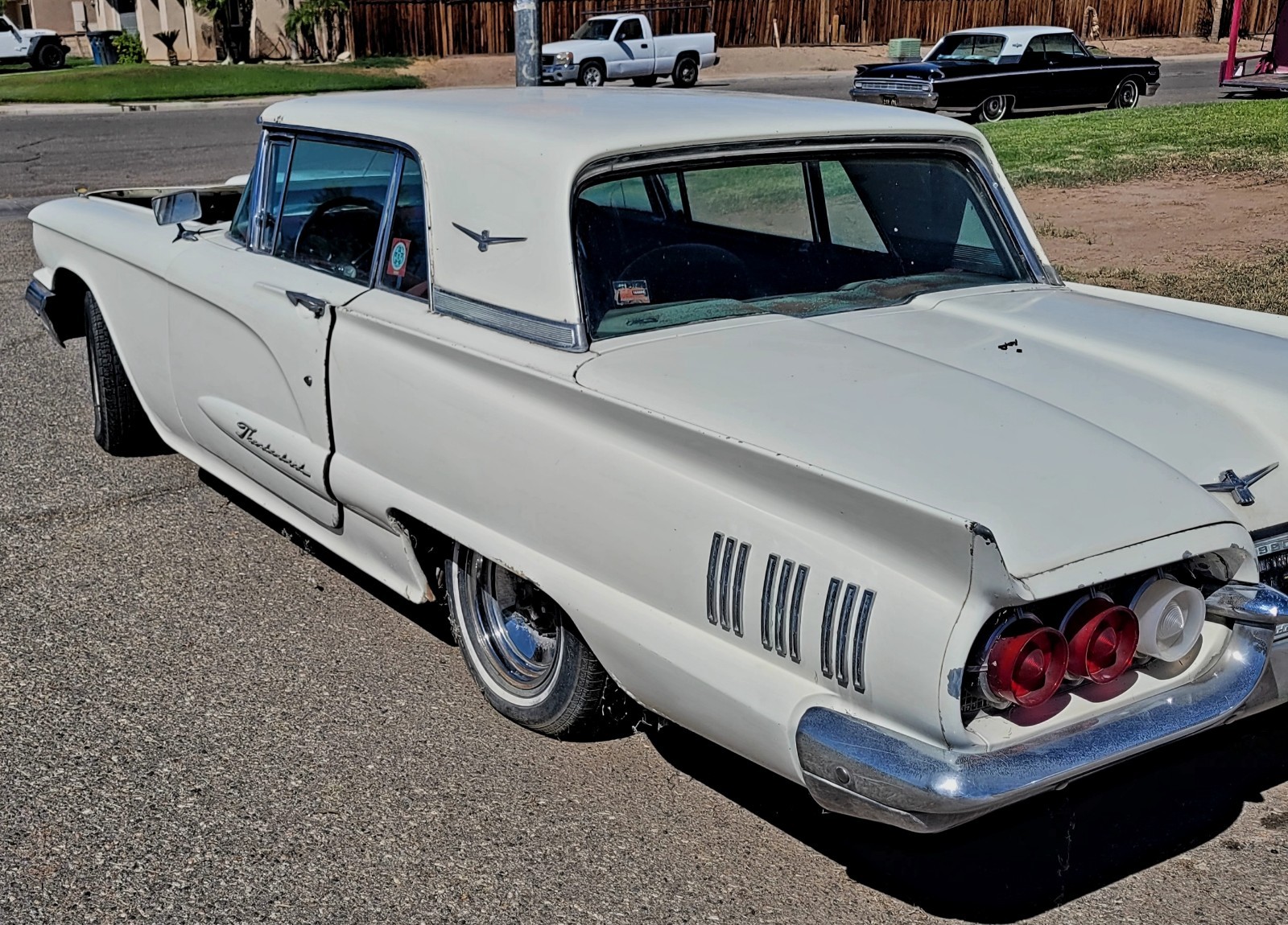 Ford Thunderbird 1960 Sedan
