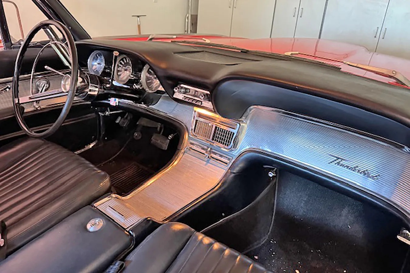 Ford-Thunderbird-1961-Red-Black-12