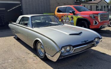 Ford-Thunderbird-1962-Silver-Metallic-Black-11