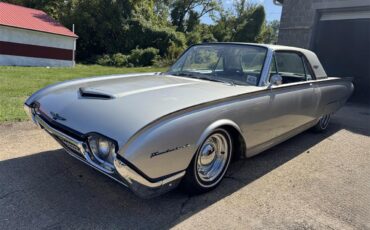 Ford-Thunderbird-1962-Silver-Metallic-Black