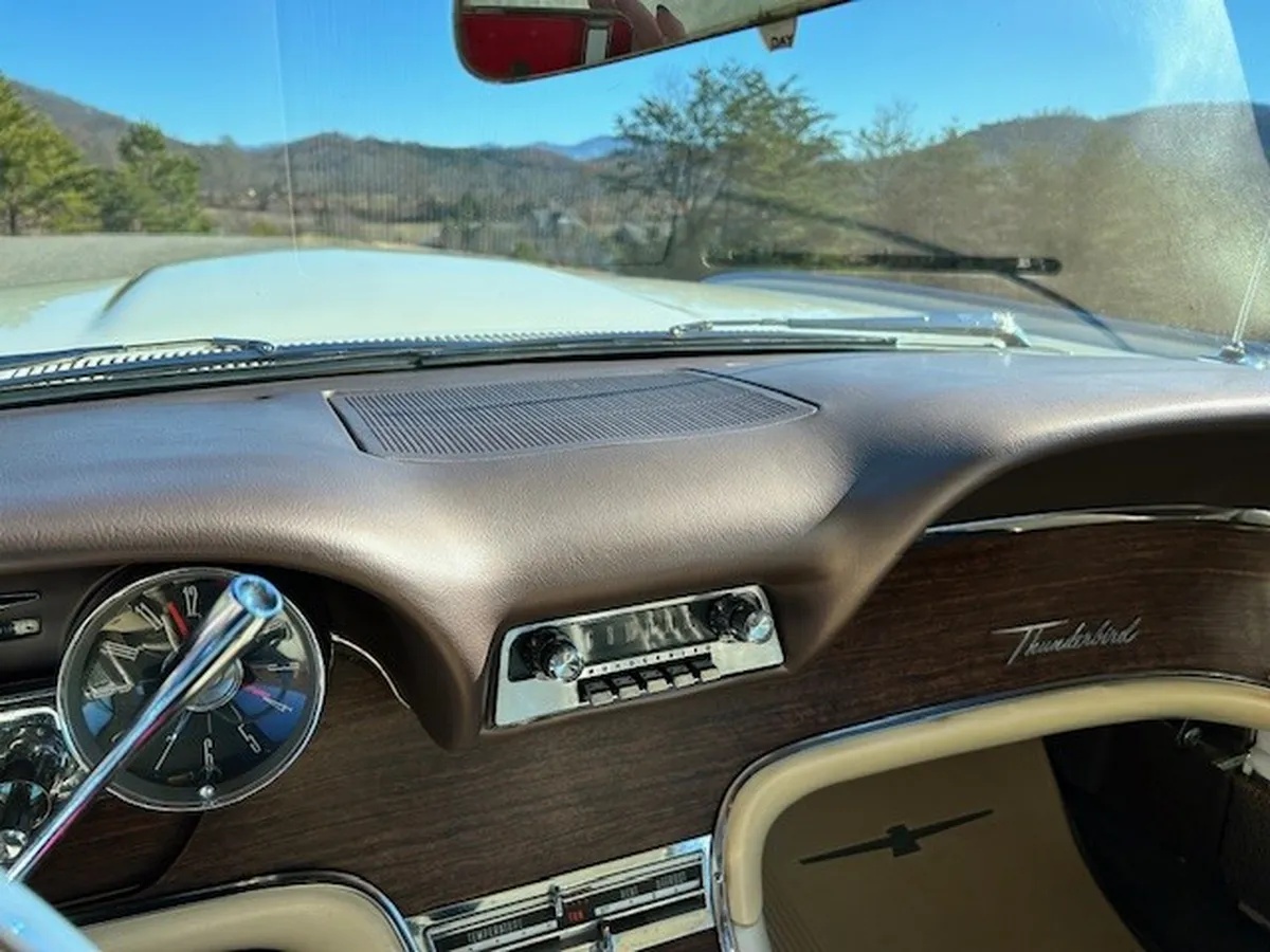Ford-Thunderbird-1963-Corinthian-White-Pearl-White-Leather-12