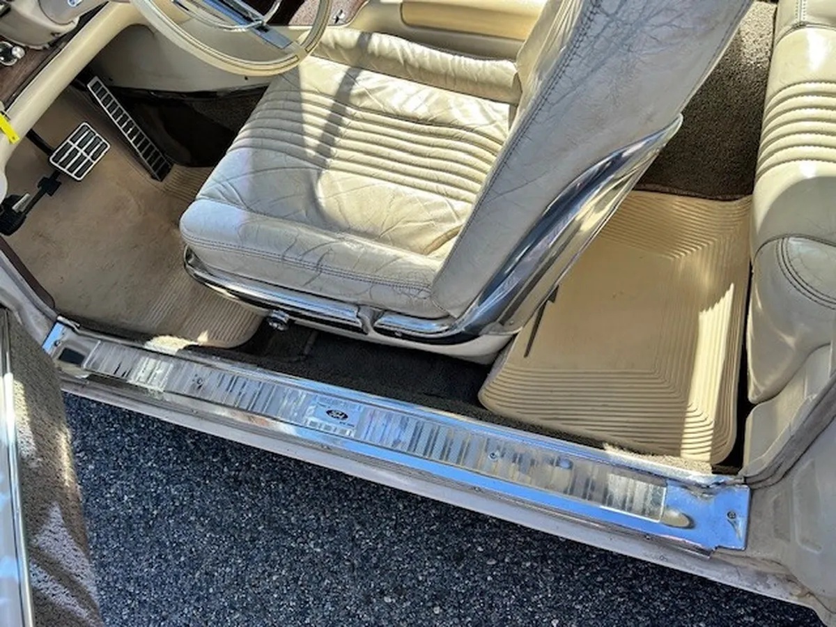 Ford-Thunderbird-1963-Corinthian-White-Pearl-White-Leather-14