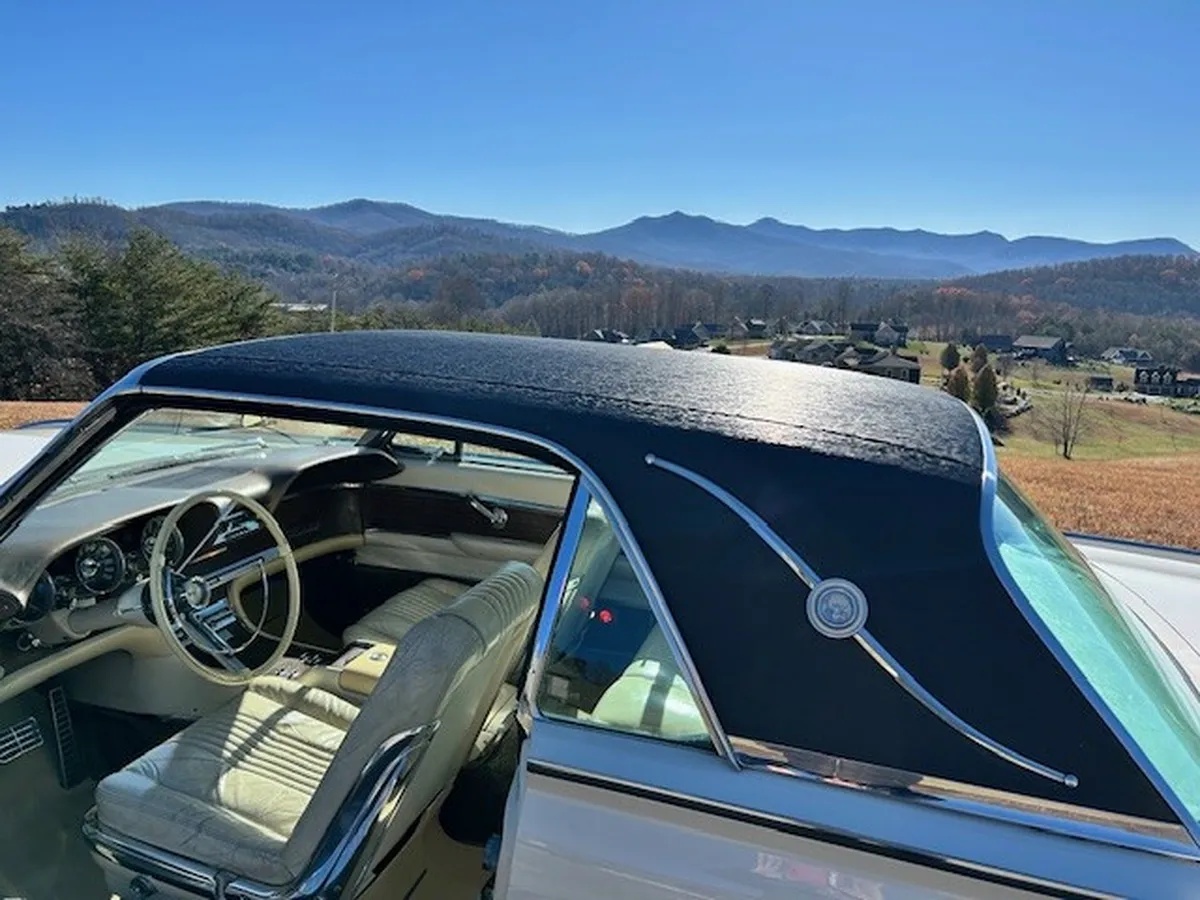 Ford-Thunderbird-1963-Corinthian-White-Pearl-White-Leather-3