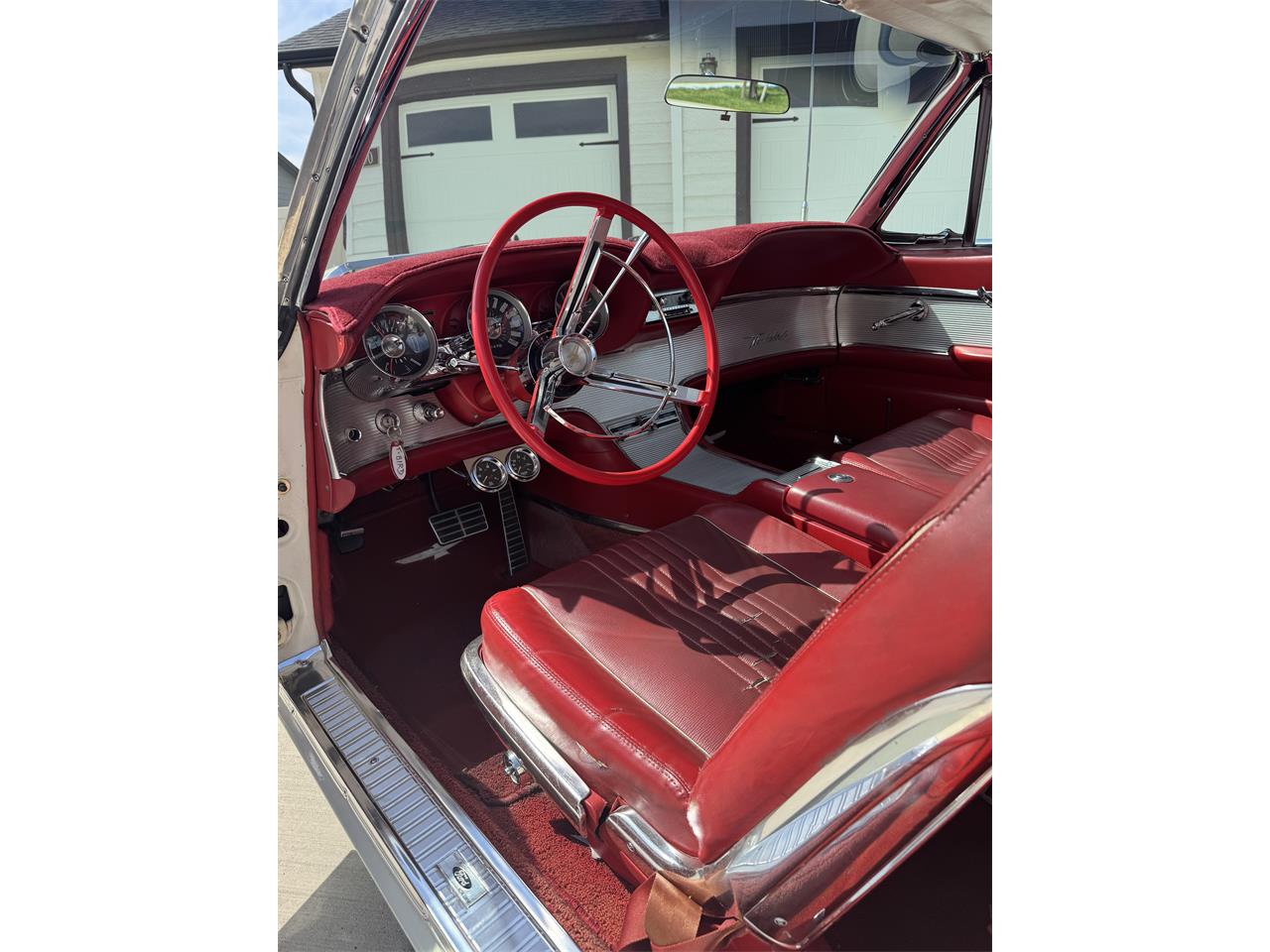 Ford-Thunderbird-1963-Corinthian-White-Red-11