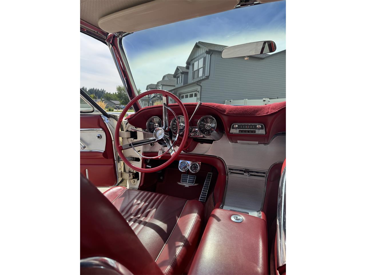 Ford-Thunderbird-1963-Corinthian-White-Red-8
