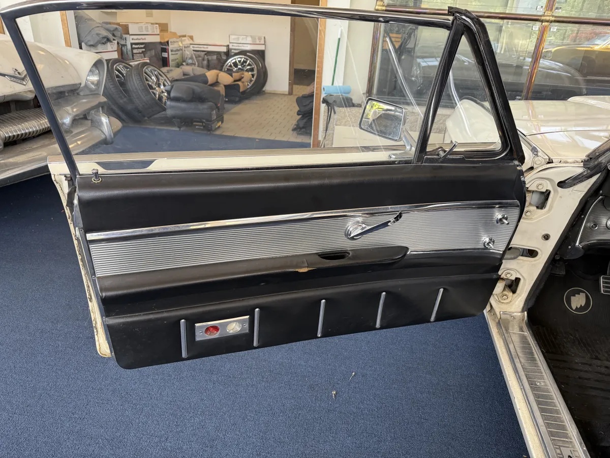 Ford-Thunderbird-1963-White-Black-10